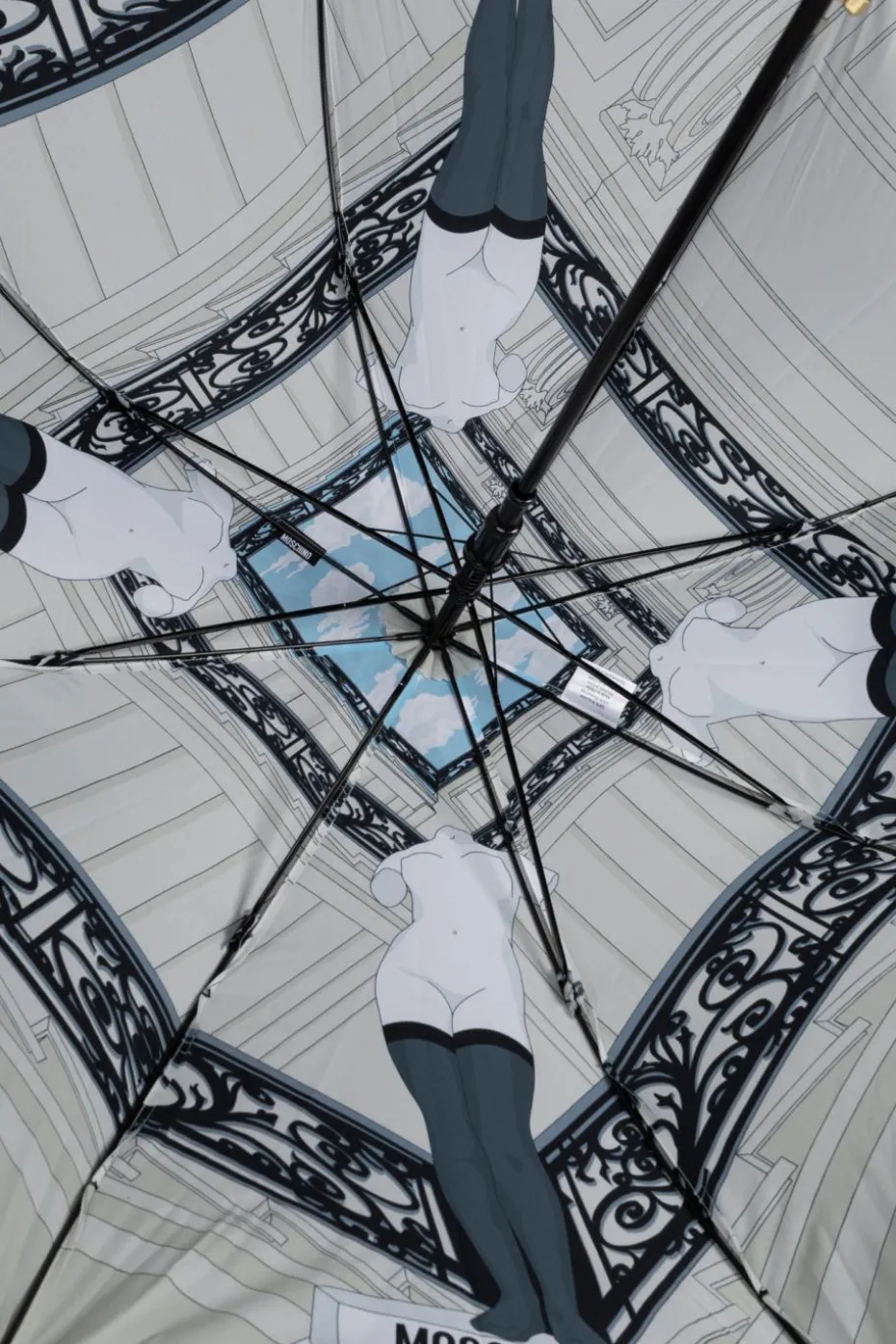 Moschino CZARNY Parasol ze wzorem