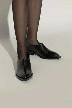 Moschino CZARNY Skórzane buty