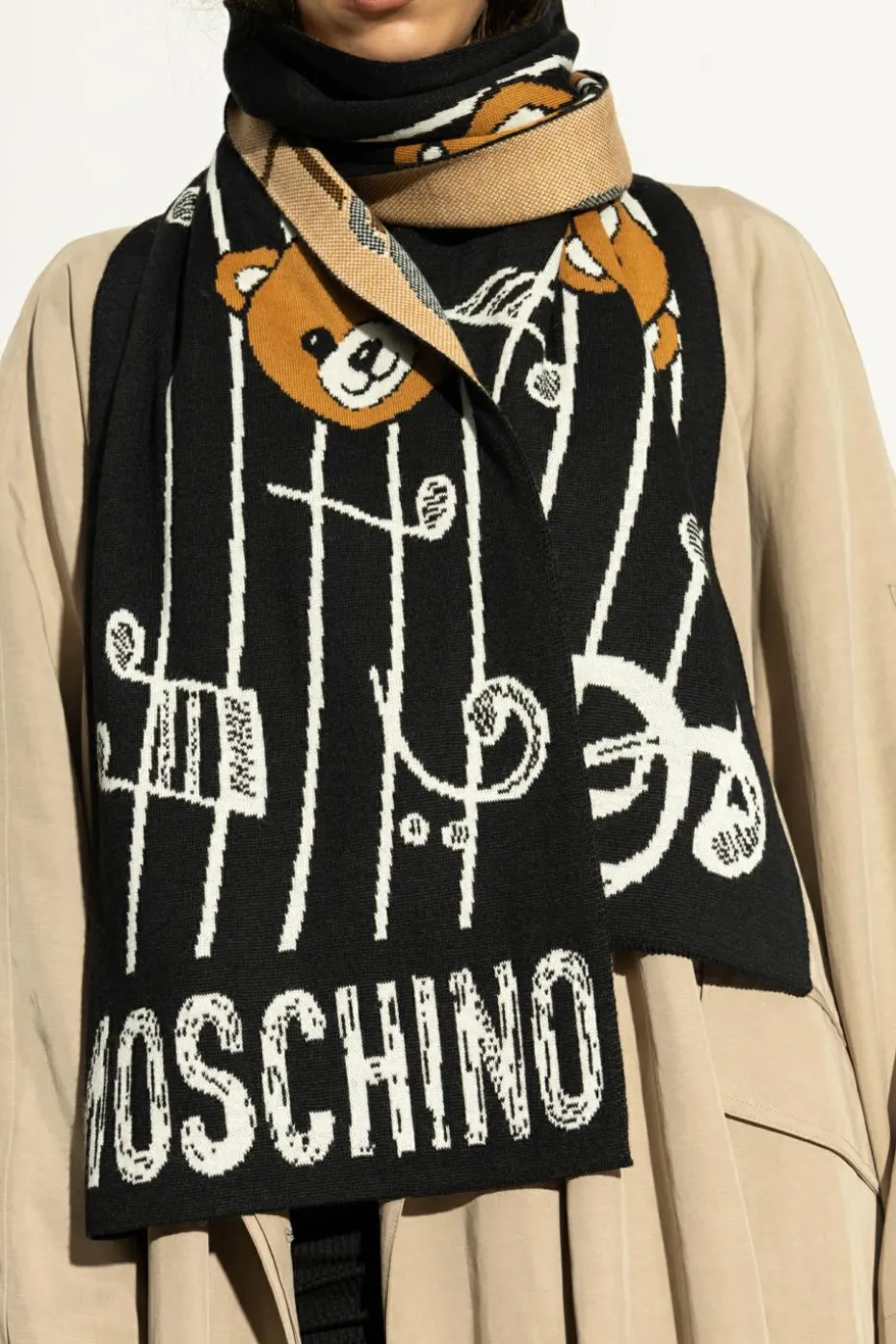 Moschino CZARNY Szal z charakterystycznym motywem misia