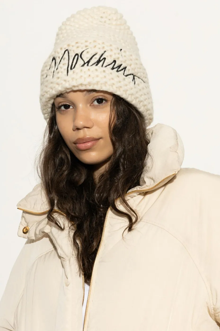 Moschino kremowy Czapka z wyszytym logo