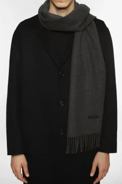 Moschino SZARY Wełniany szal z logo