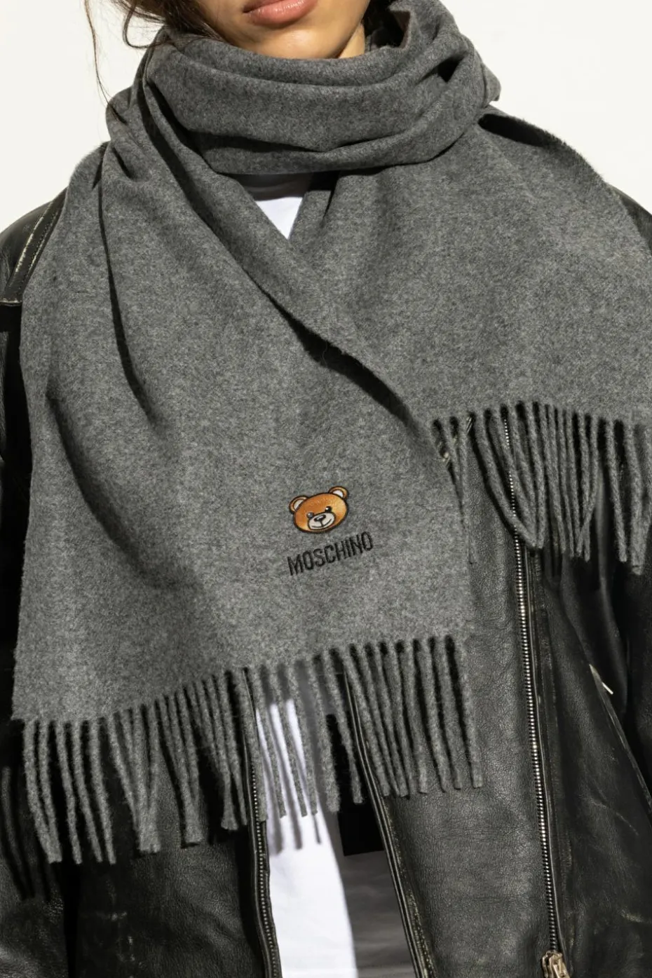 Moschino SZARY Wełniany szal z logo