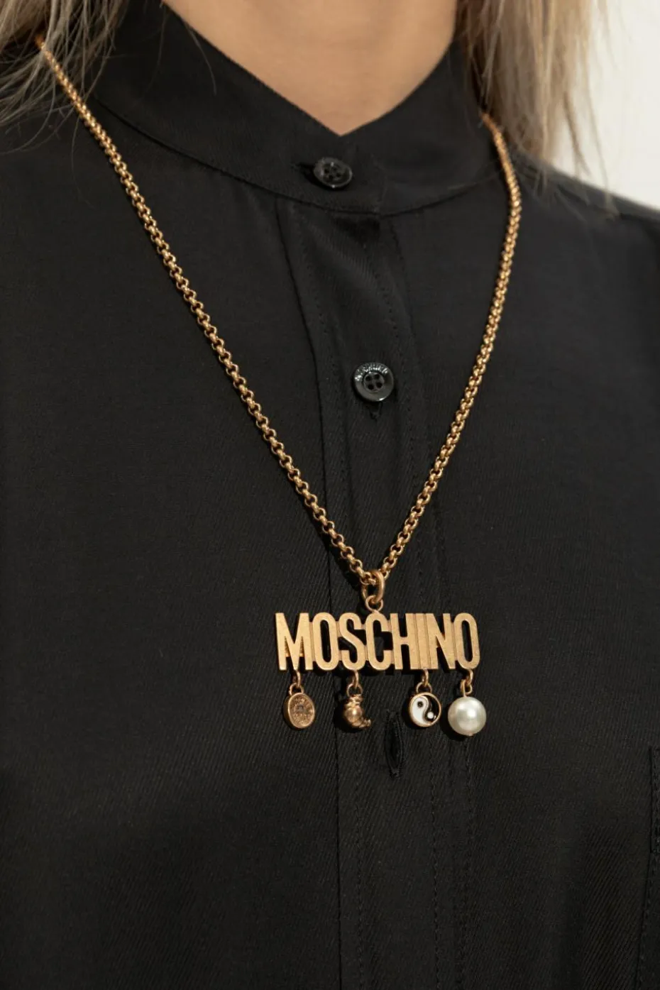 Moschino ZŁOTY Naszyjnik z zawieszką w kształcie logo