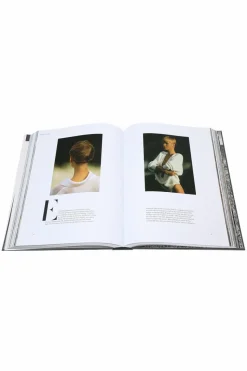 MULTIKOLOR Książka 'Grace: 30 years of fashion at Vogue'