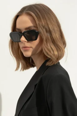 Mykita CZARNY Okular przeciwsłoneczne `Nima`
