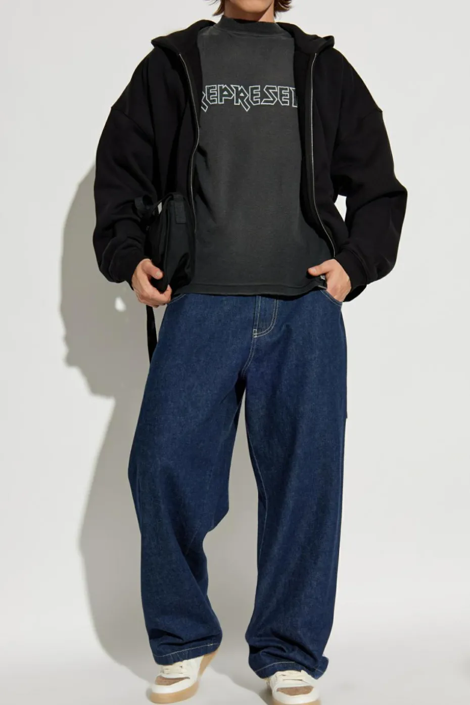 Represent CZARNY Bluza z kapturem