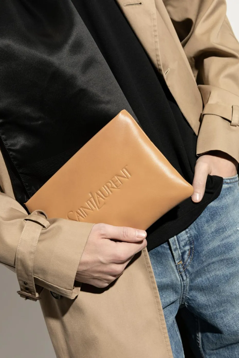 Saint Laurent beżowy Kopertówka ‘Small Puffy’