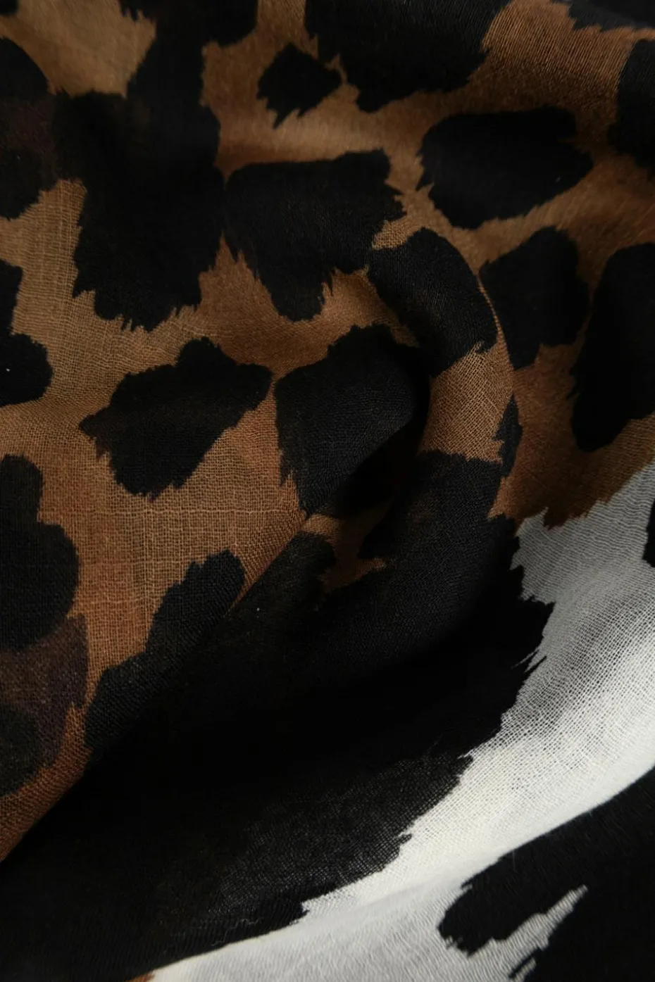Saint Laurent BRĄZOWY Szal z motywem zwierzęcym