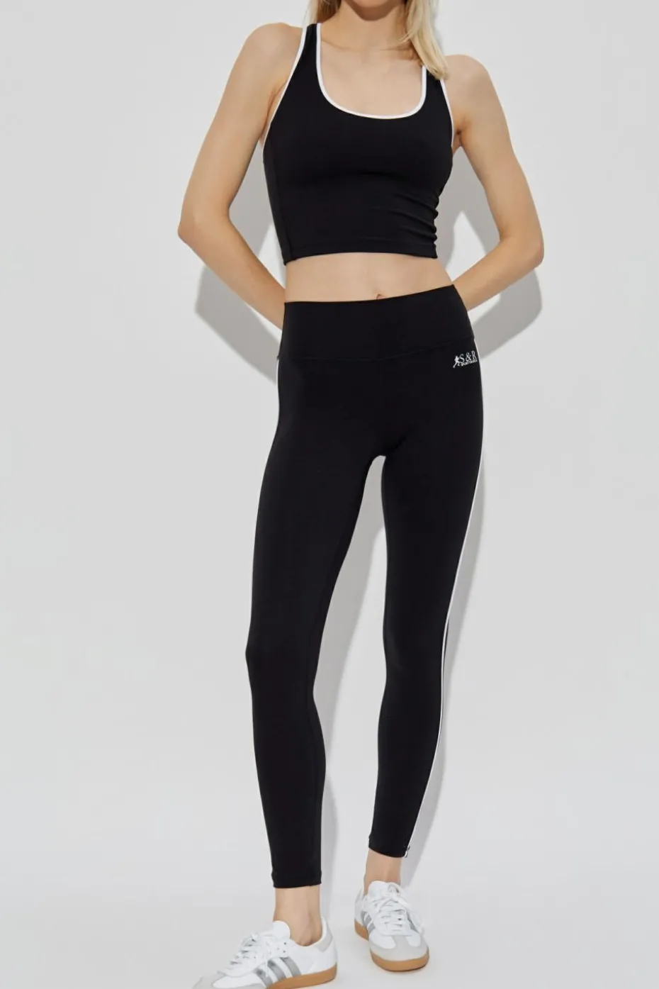 Sporty & Rich CZARNY Top `The Mountain`