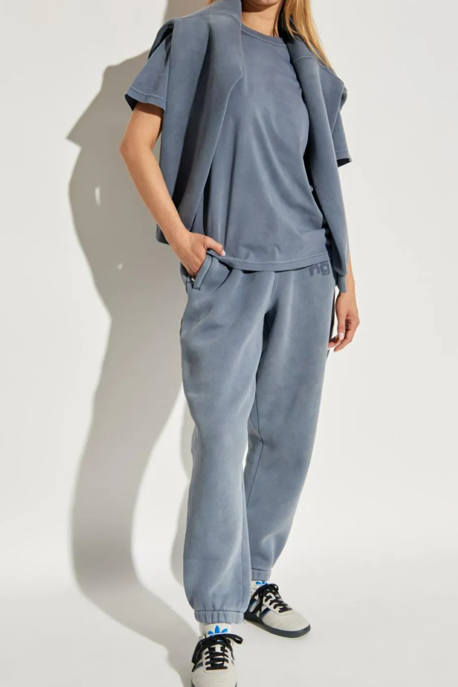 T by Alexander Wang NIEBIESKI T-shirt z nadrukowanym logo