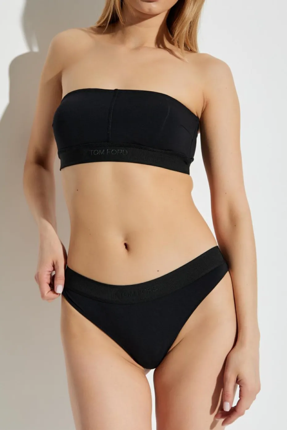 Tom Ford CZARNY Stringi z logo