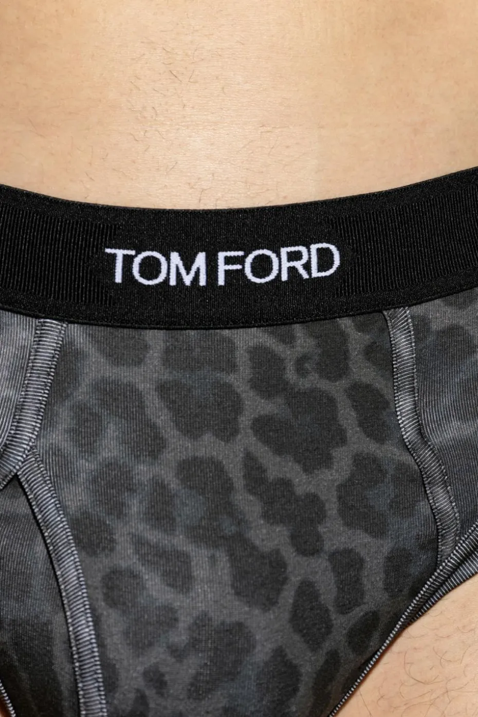 Tom Ford SZARY Slipy z logo