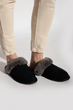 UGG CZARNY Kapcie ‘Scuffette II’