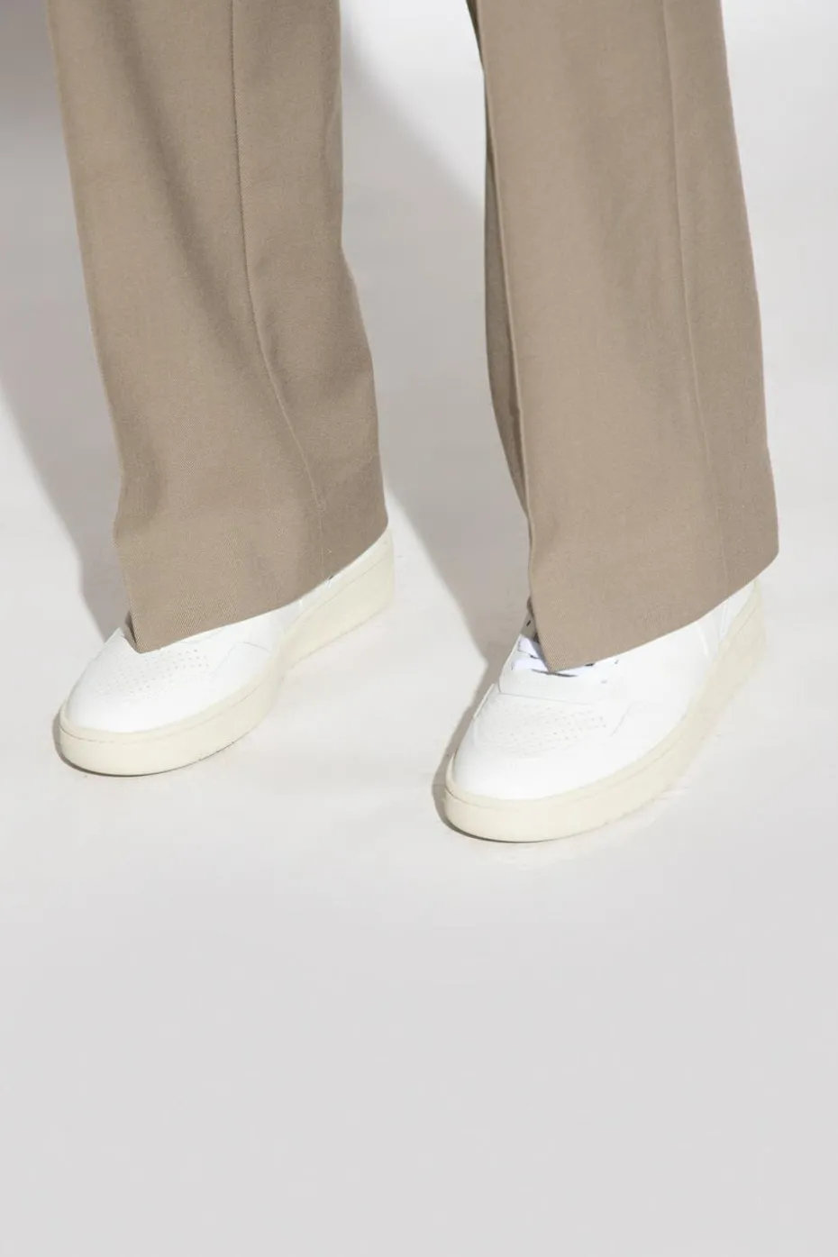 Veja BIAŁY Buty sportowe ‘V-90 O.T. Leather’