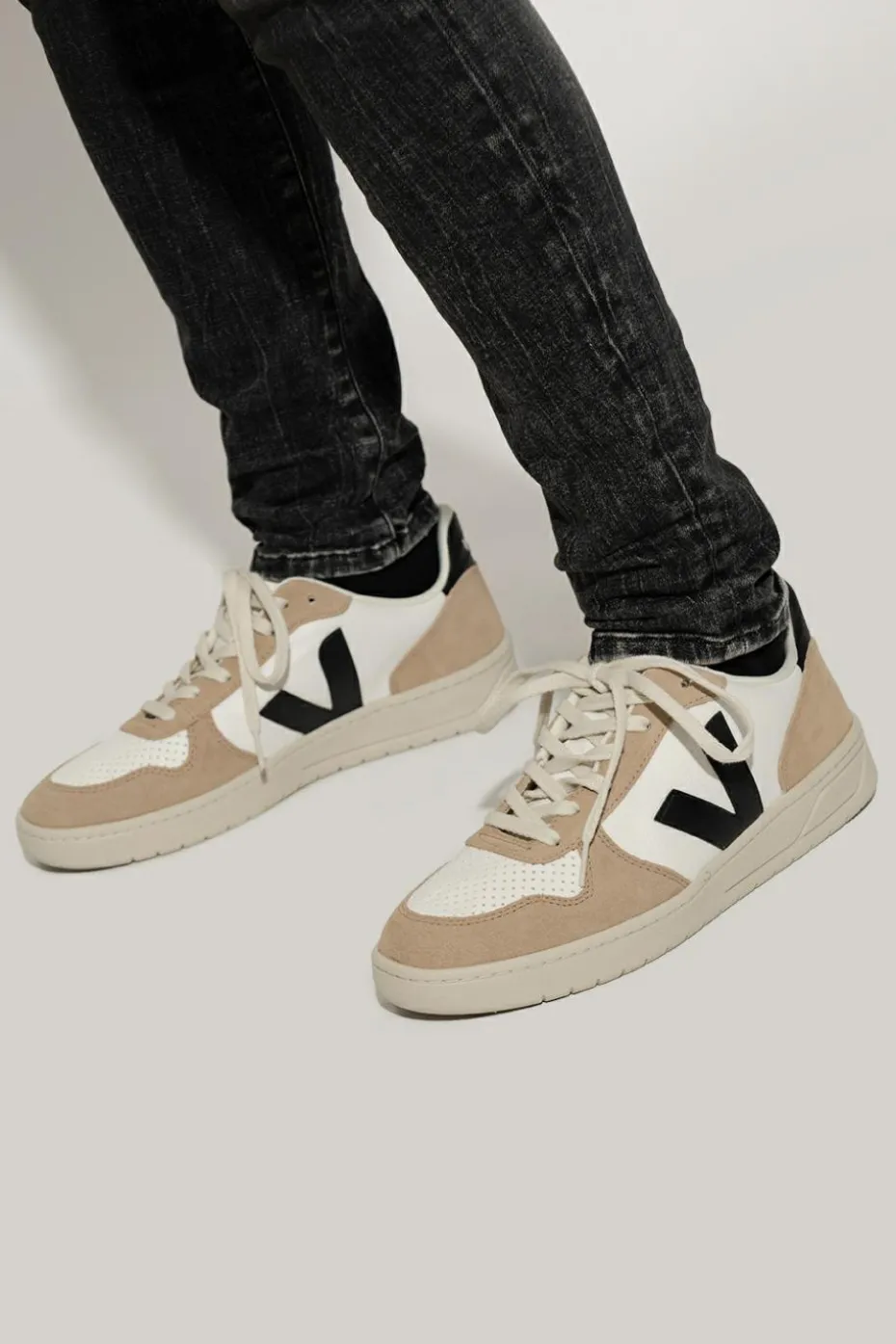 Veja BIAŁY Buty sportowe ‘V-10 Chromefree Leather’