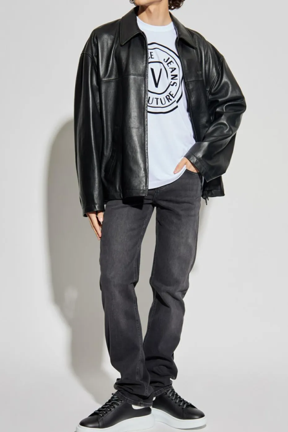 Versace Jeans Couture BIAŁY T-shirt z nadrukiem o aksamitnym wykończeniu