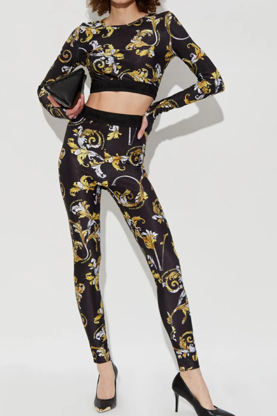 Versace Jeans Couture CZARNY Krótki top z nadrukiem `Outline Barocco`