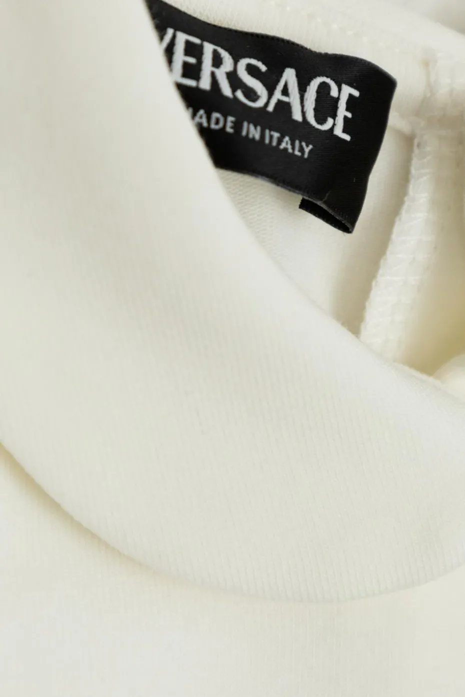 Versace Kids kremowy Pajacyk z nadrukowanym logo